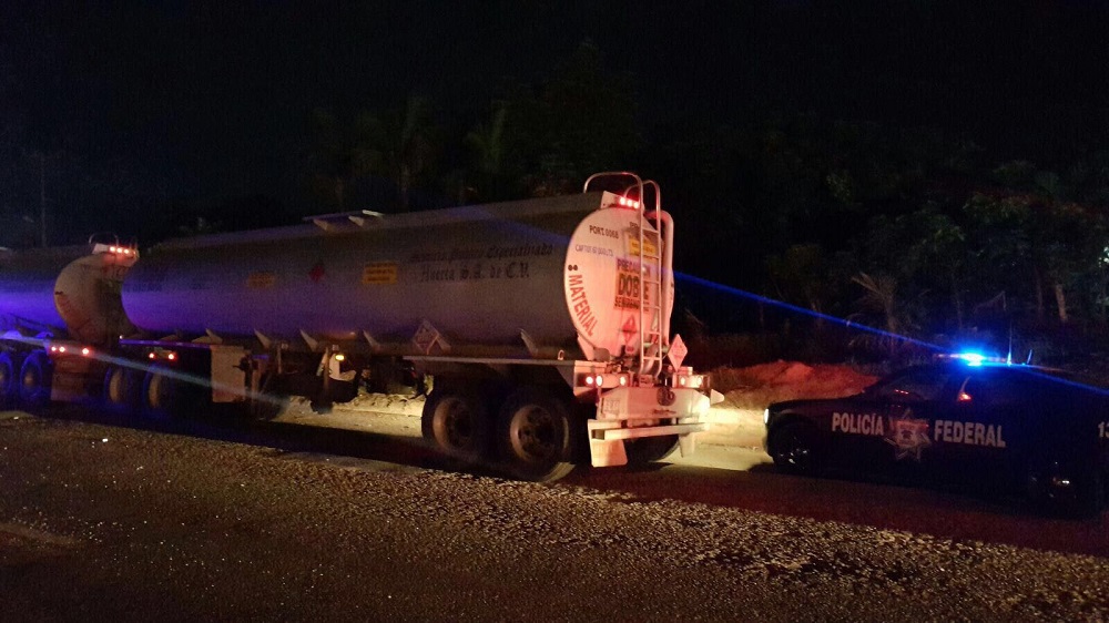 Policía Federal recupera tráiler que transportaba gasolina en el tramo Coatzacoalcos-Nuevo Teapa