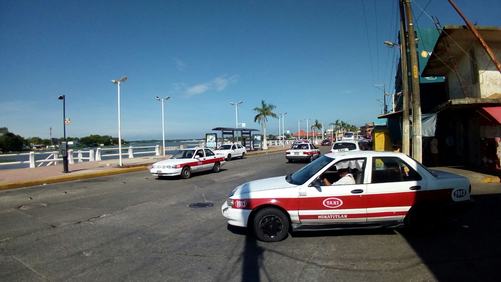 Usuarios temen utilizar taxis por últimos hechos violentos en Minatitlán