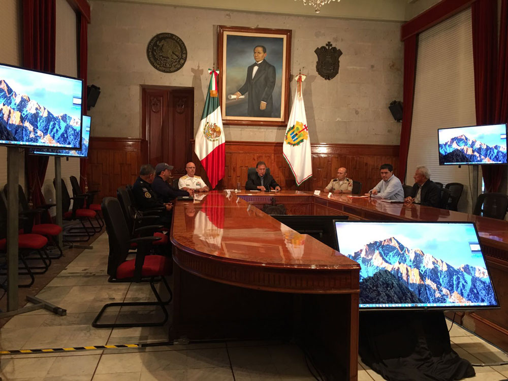 El gobernador Yunes presenta video donde se aprecian los asesinos de Camilo Castagne