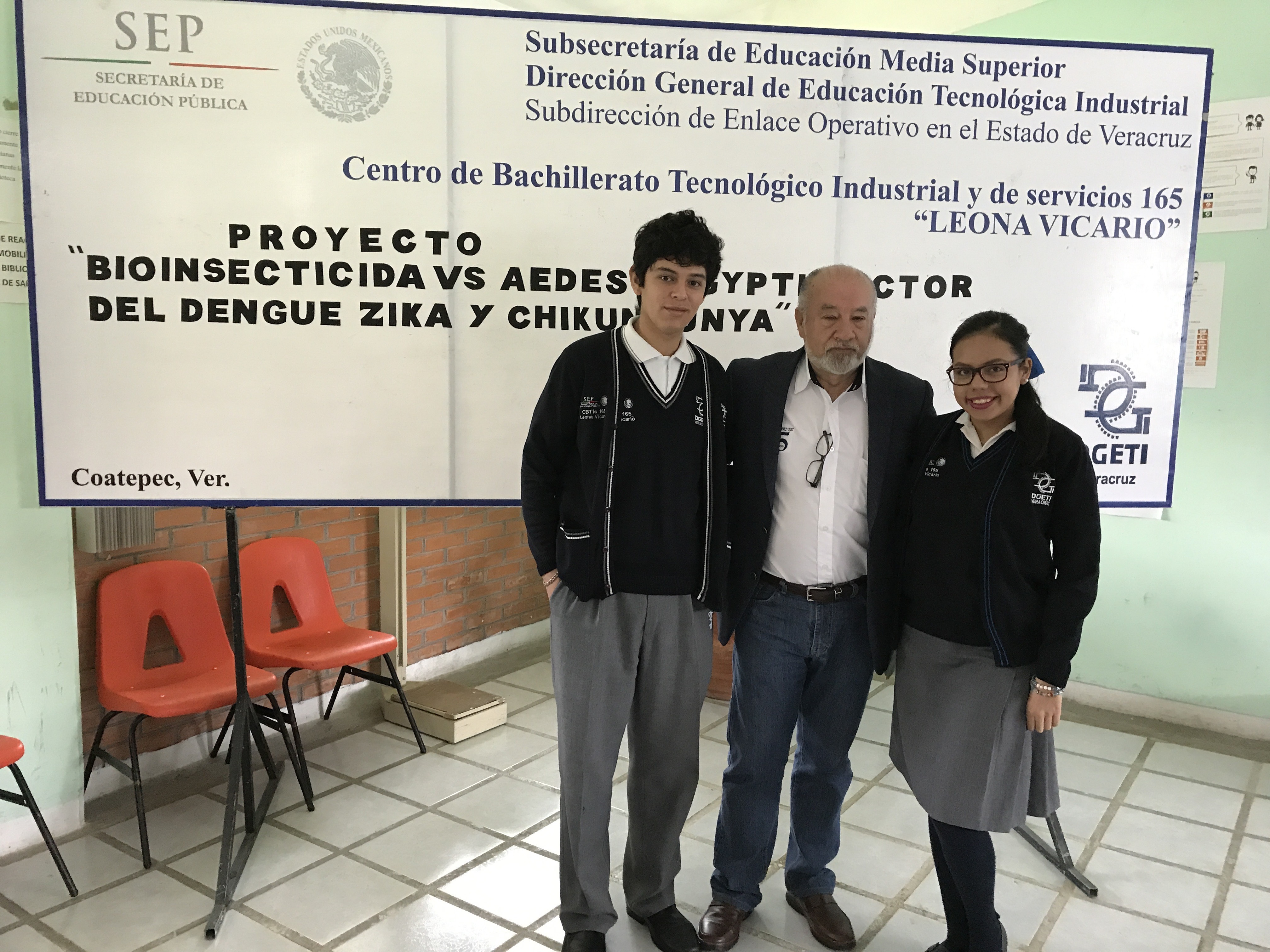 Estudiantes veracruzanos desarrollan bioinsecticida para combatir al mosco aedes aegypti