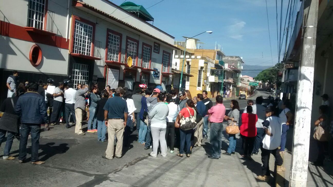 Reclaman al PRI pago prometido para representantes de casilla en Xalapa