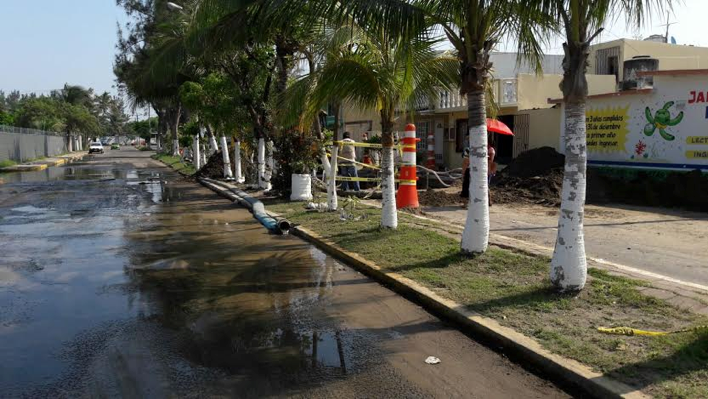 Reportan vecinos del Infonavit Chivería mal estado de las vialidades