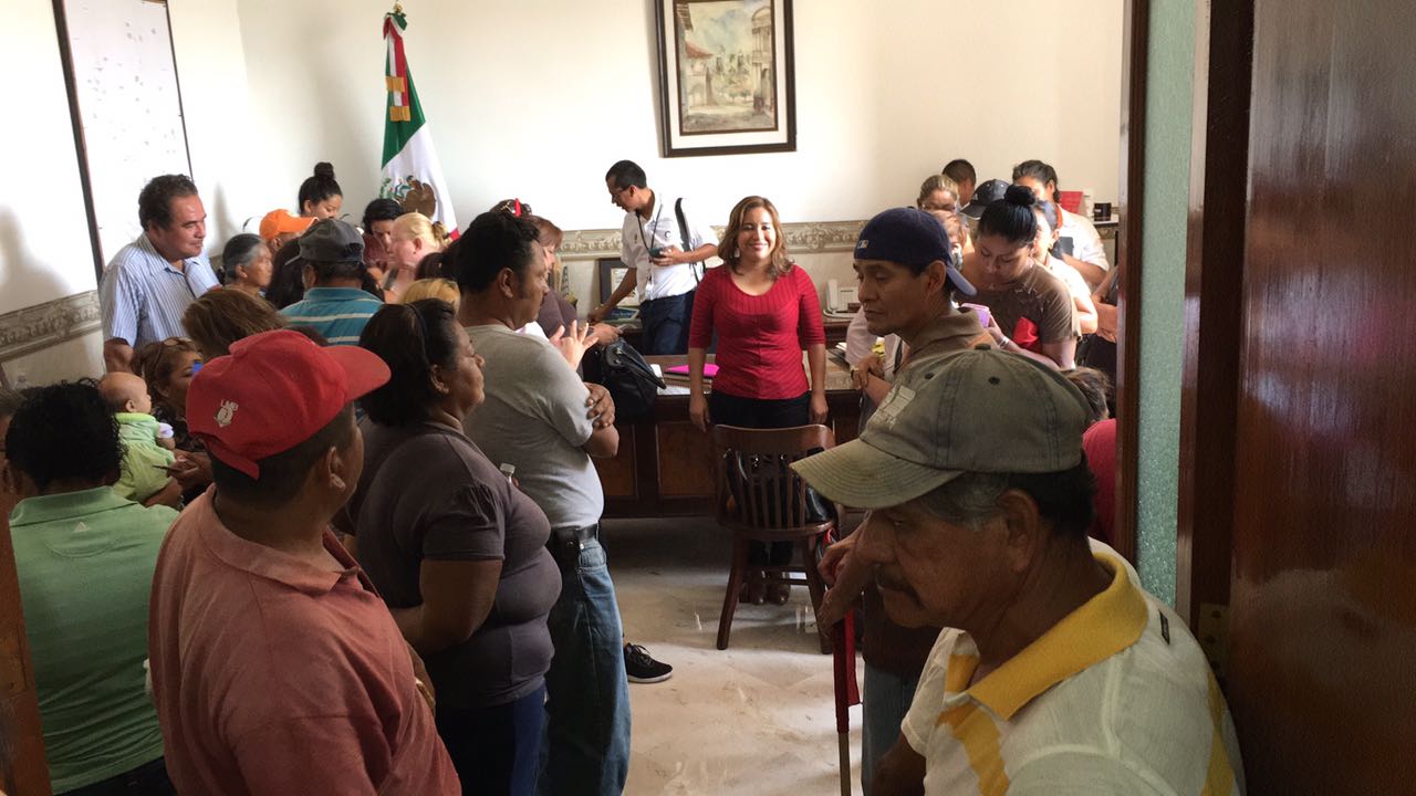 Antorcha Campesina mantiene protesta en ayuntamiento de Córdoba; pide acceso a programa de vivienda