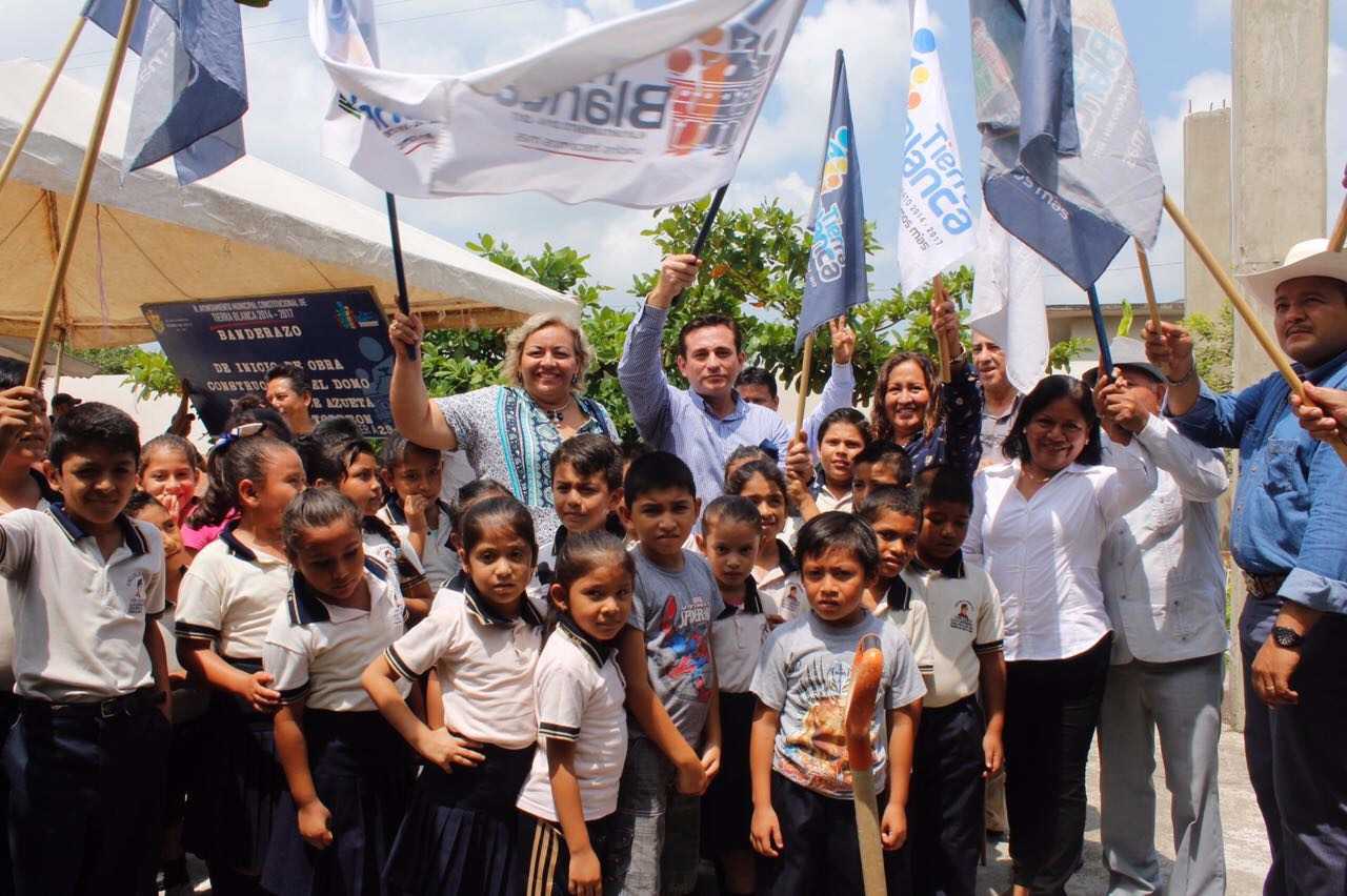 Inician construcción de domos en escuelas de Tierra Blanca