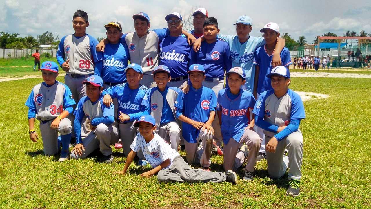 Cachorros campeones de la liga regional de béisbol infantil y juvenil de Coatzacoalcos