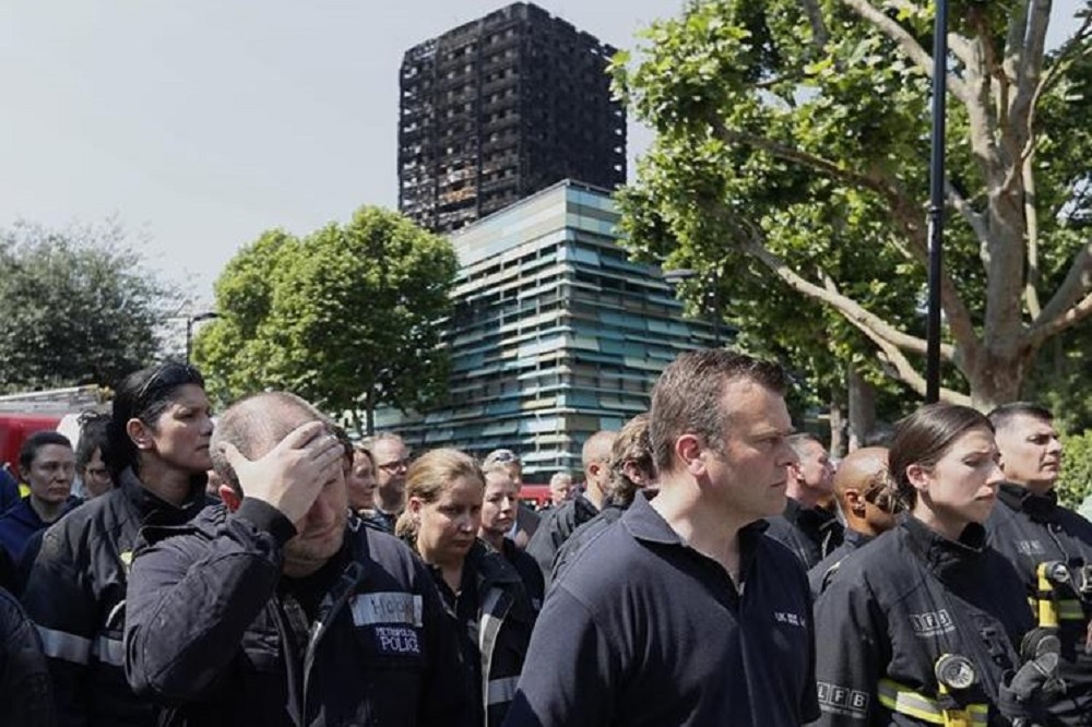 Aumenta a 79 el número de muertos tras incendio en edificio de Londres