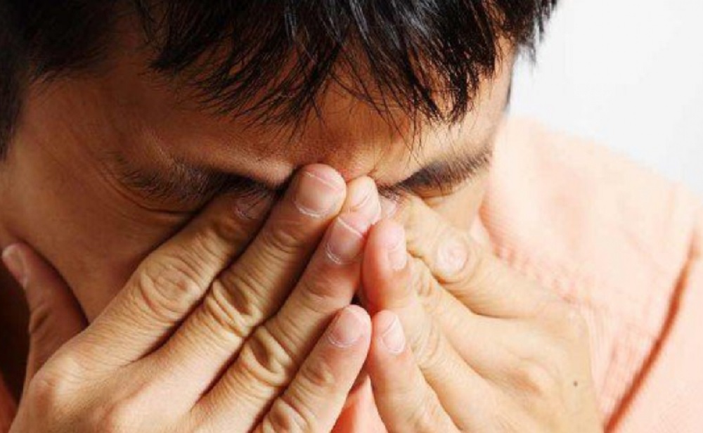 Ojo seco, lagrimeo y ardor, principales afectaciones en los ojos por contaminación