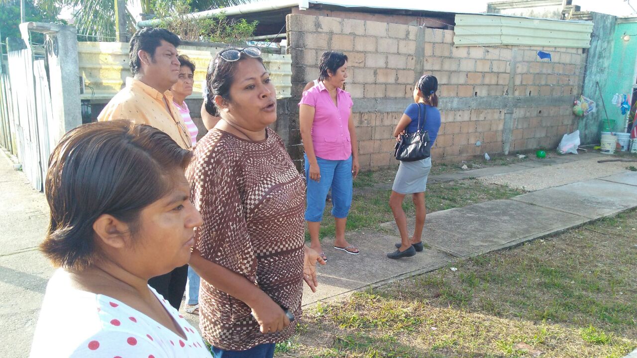 Protestan padres de familia por altas cuotas en Cobaev 68 de Coatzacoalcos