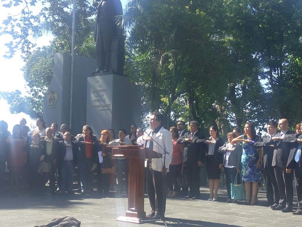 Festejan el Día del Abogado recordando el Estado laico de Benito Juárez