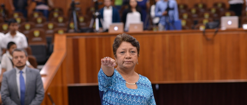 Águeda Salgado, suplente de Eva Cadena, rindió protesta hoy