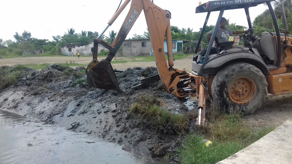 Inician trabajos de desazolve en varios puntos de Pánuco