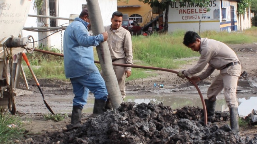 Inician trabajos de desazolve en red de drenaje y alcantarillado en Pánuco