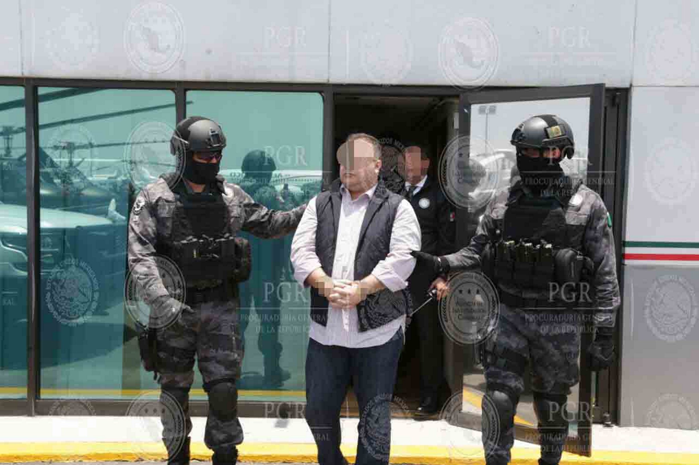 Ejecuta FGE órdenes de aprehensión contra exgobernador de Veracruz