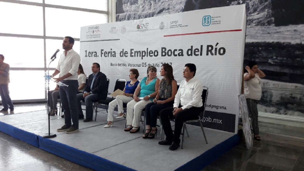 Se ofrecieron 800 puestos de trabajo en la primera feria del empleo de Boca del Río