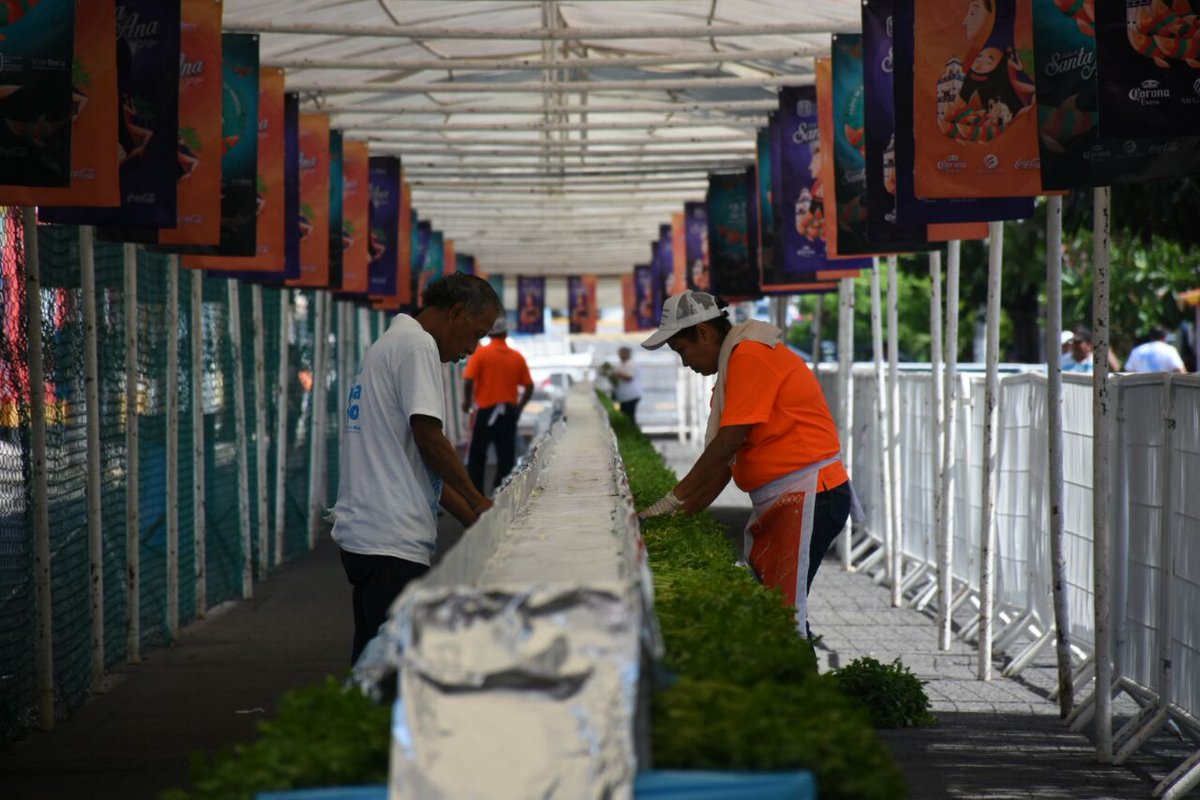 Con filete relleno de mariscos más grande del mundo celebra Boca del Río las fiestas de Santa Ana