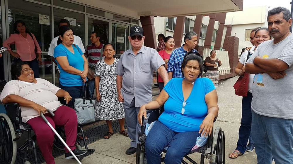 Ante queja de pacientes, restablece IMSS hemodiálisis en hospital de Coatzacoalcos