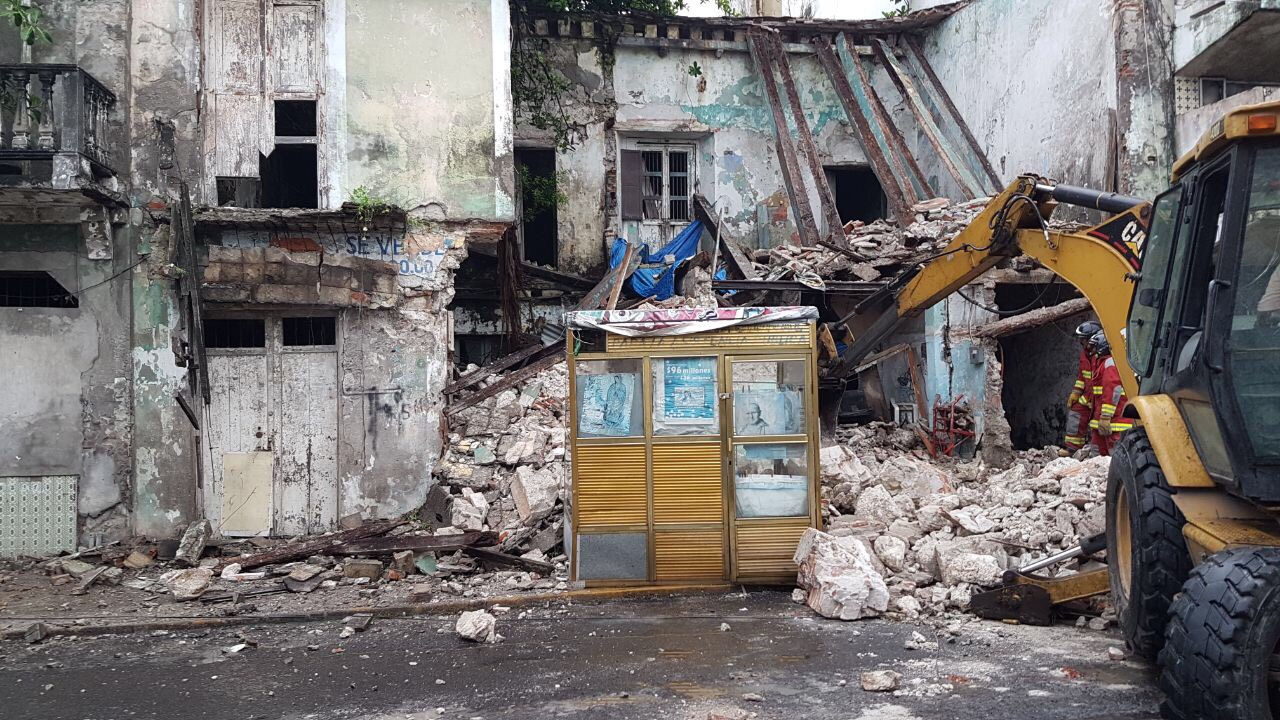 Se desploma casa en la zona centro de Veracruz