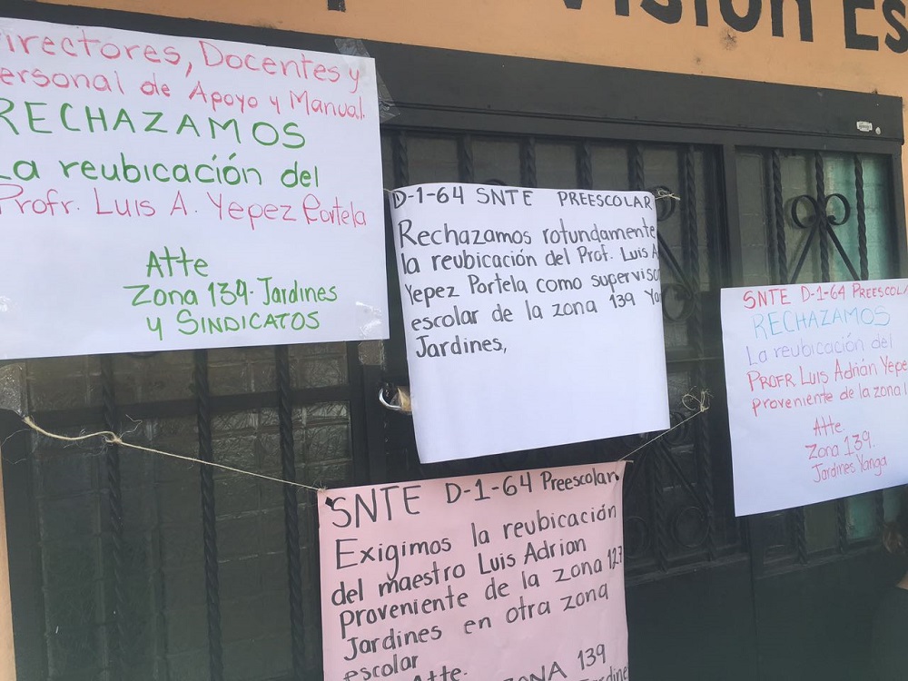 Maestras en Córdoba toman las instalaciones de la supervisión escolar 065