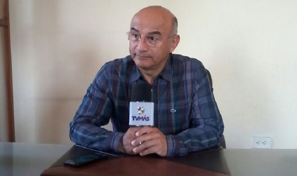 Locatarios de Coatepec insisten en desalojo del ambulantaje fuera del mercado municipal