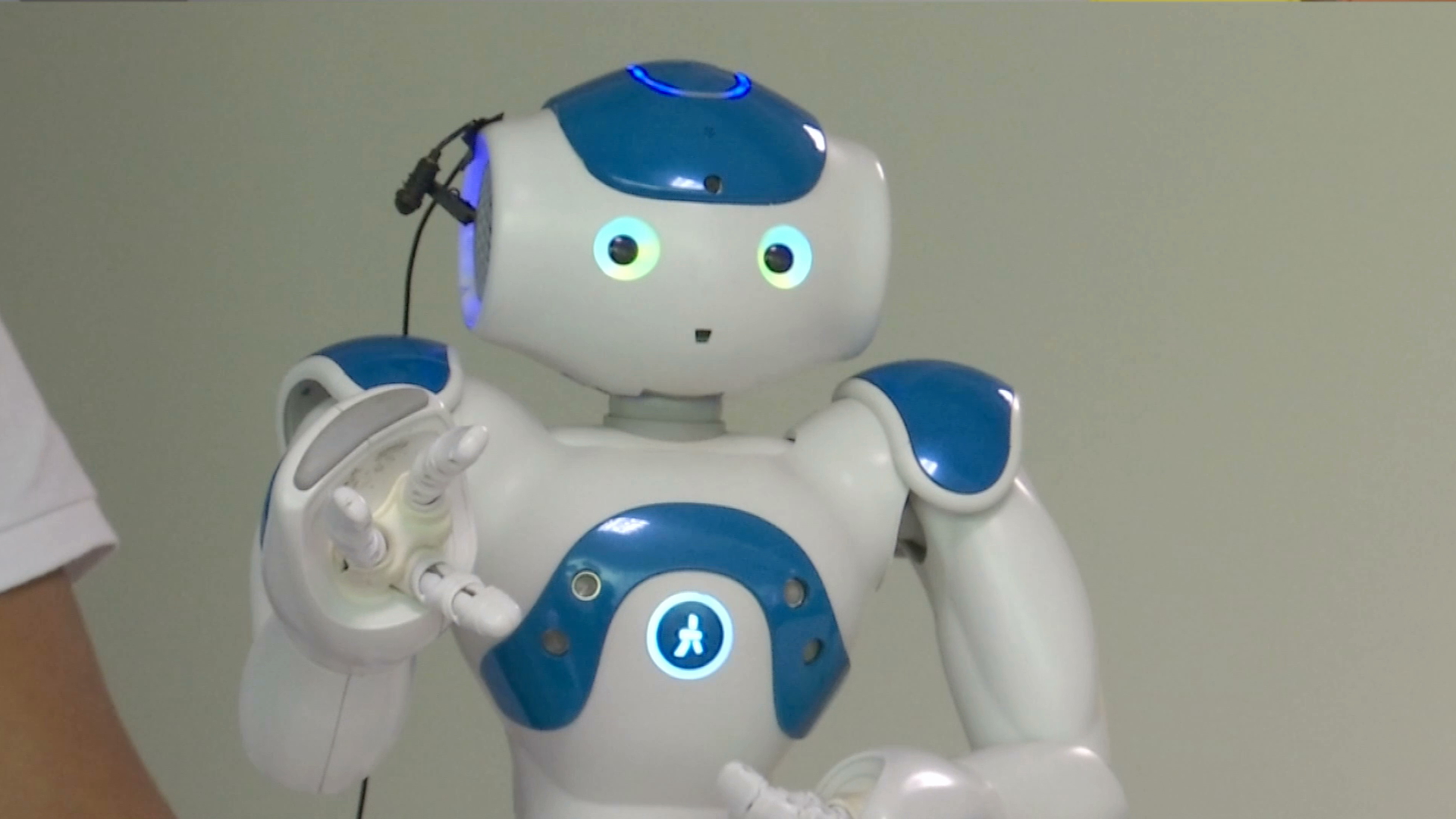 Prototipos interactúan en Expo Robot del Centro de Investigación en Inteligencia Artificial