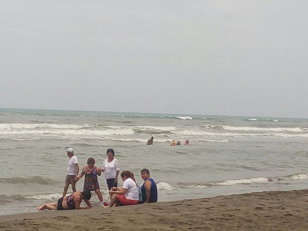 Empiezan a llegar vacacionistas a las playas de Veracruz