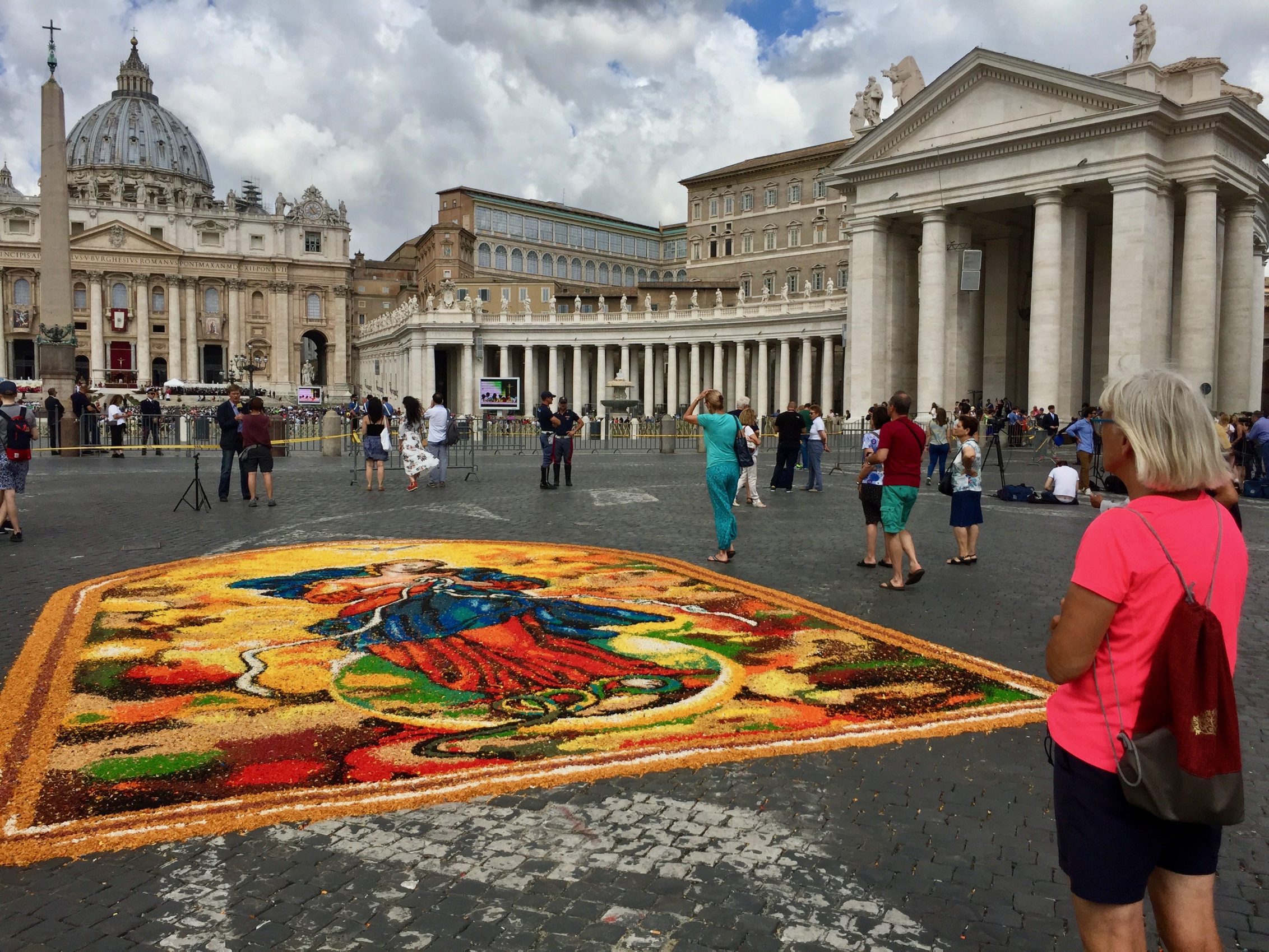 Juicio por desvío de fondos en Vaticano inicia con gran atención mediática
