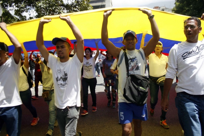 Sube a 86 víctimas fatales por protestas en Venezuela