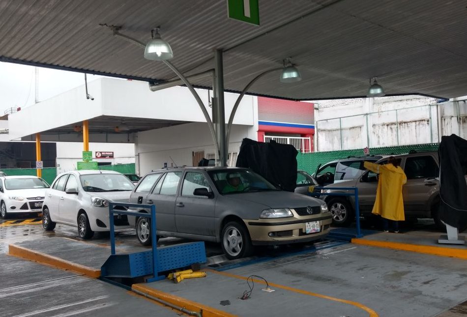 Verificentros de Veracruz esperan alcanzar el 60% de autos verificados al cierre del año