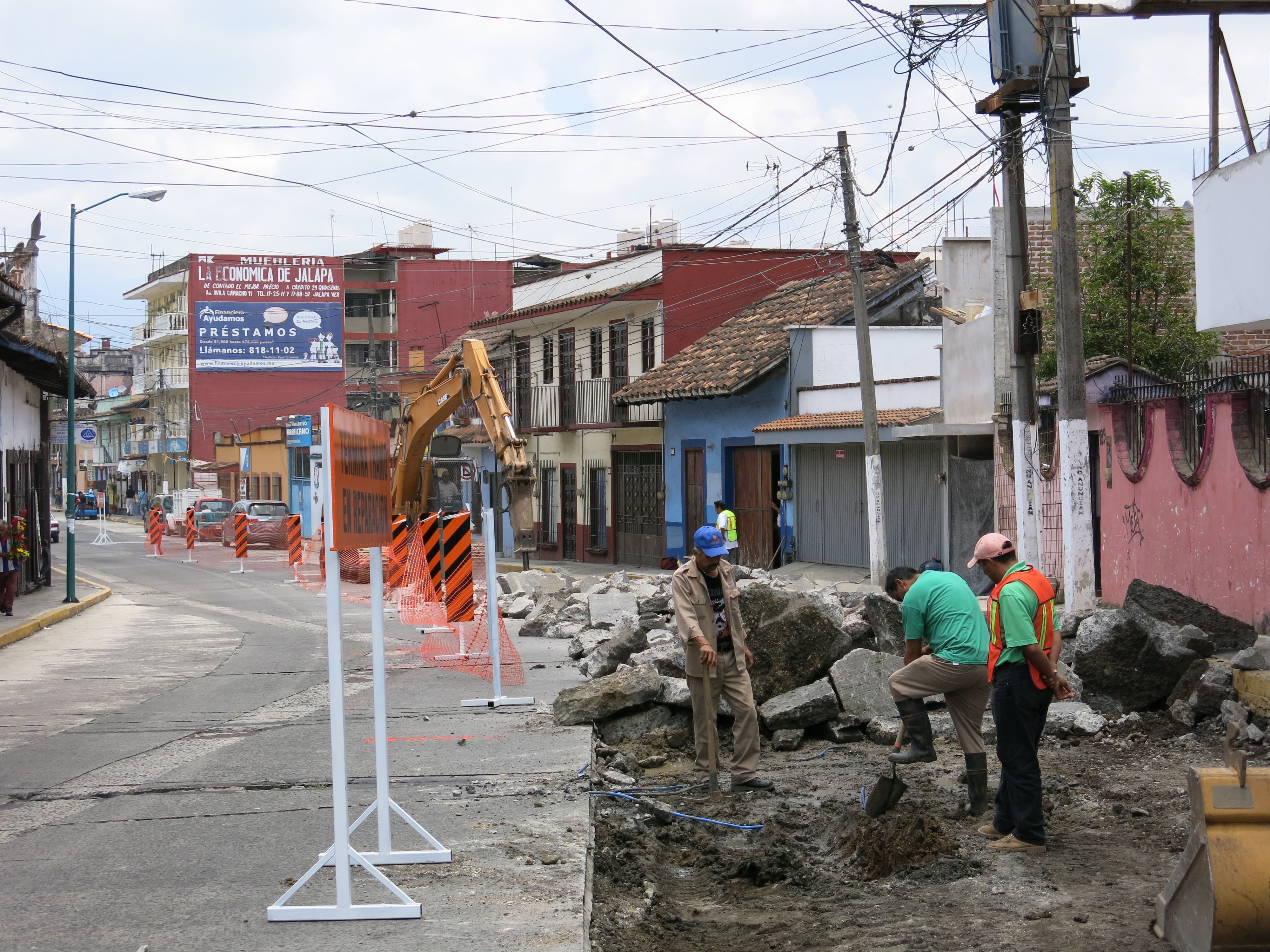 Inicia reconstrucción de Xalapeños Ilustres; tardará 3 meses la obra