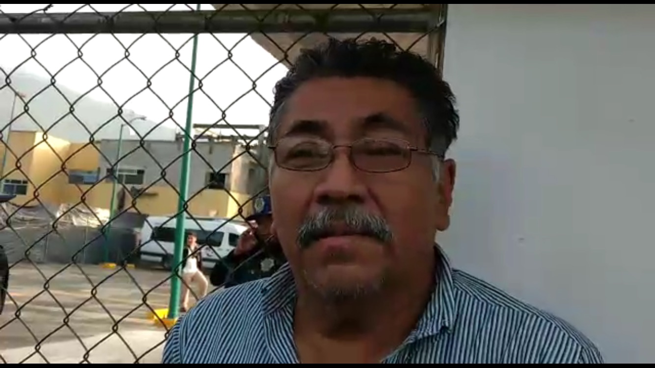 Constructor exige afuera del Reclusorio Norte que Duarte le pague por caminos rehabilitados en su administración