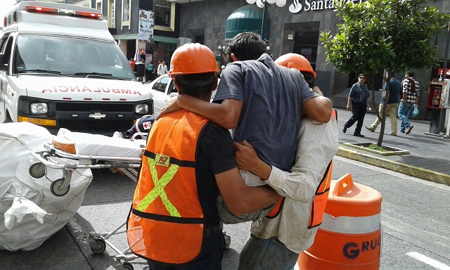 Trabajador lesionado en la rehabilitación de Enríquez, en Xalapa; no suspenden labores