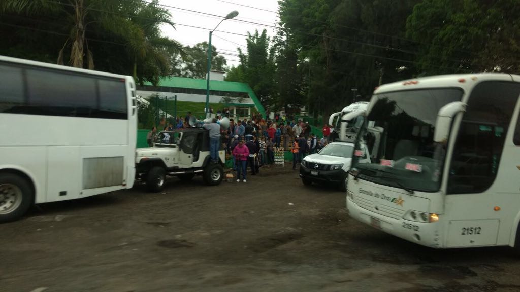 Maestros de la CNTE de cuatro entidades protestan en Xalapa contra Reforma Educativa