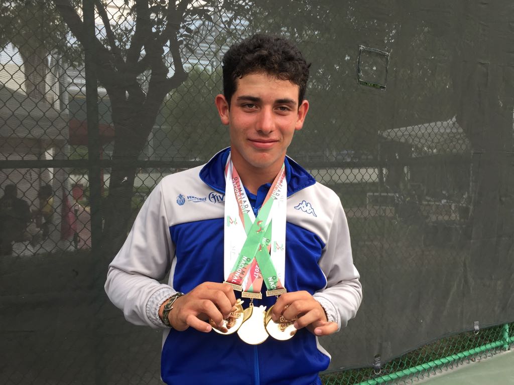 Viaja Eduardo Mustre a Europa para Mundial de tenis Sub 14