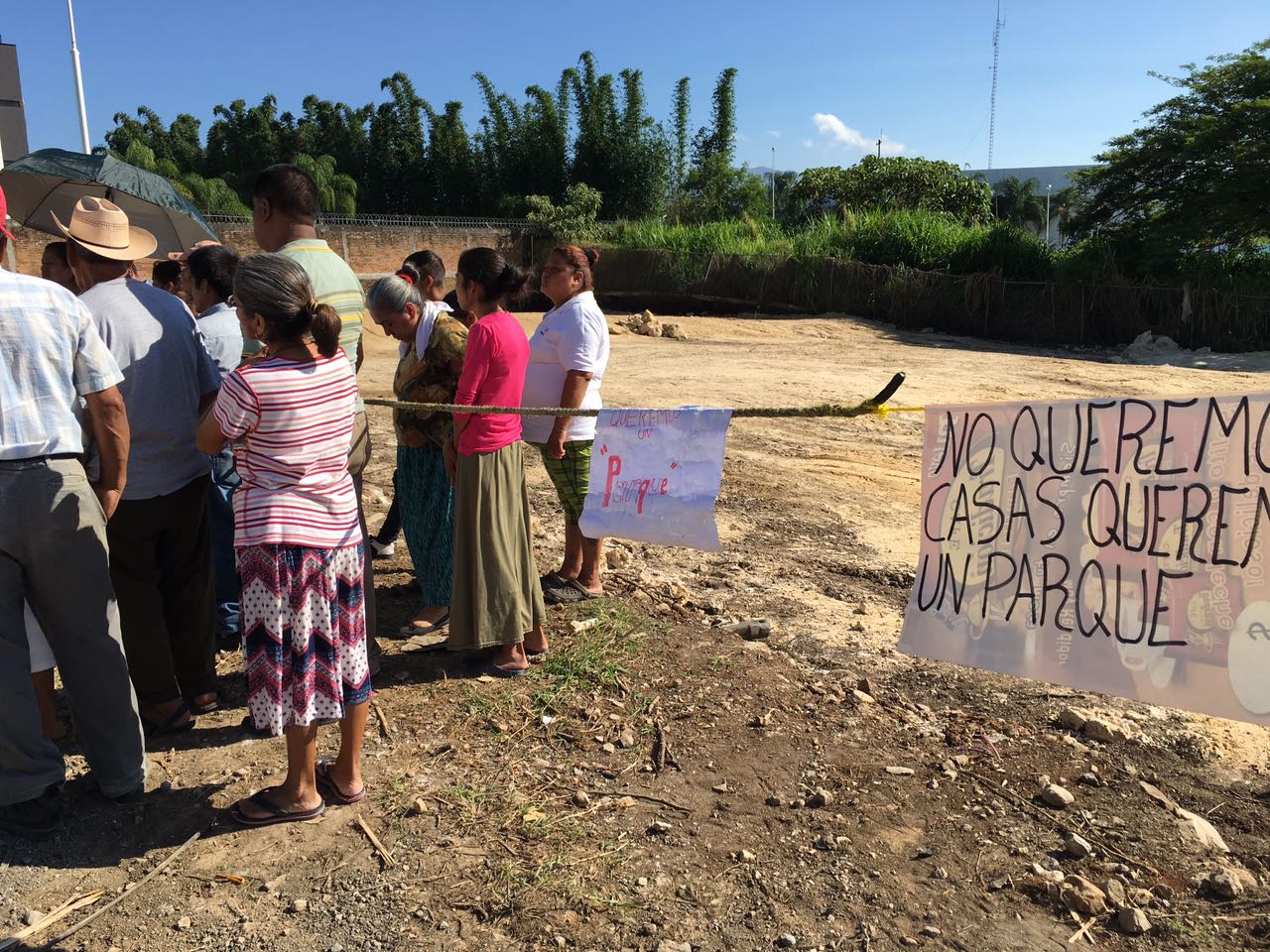 Cordobeses impiden construcción de casas en terreno destinado para parque