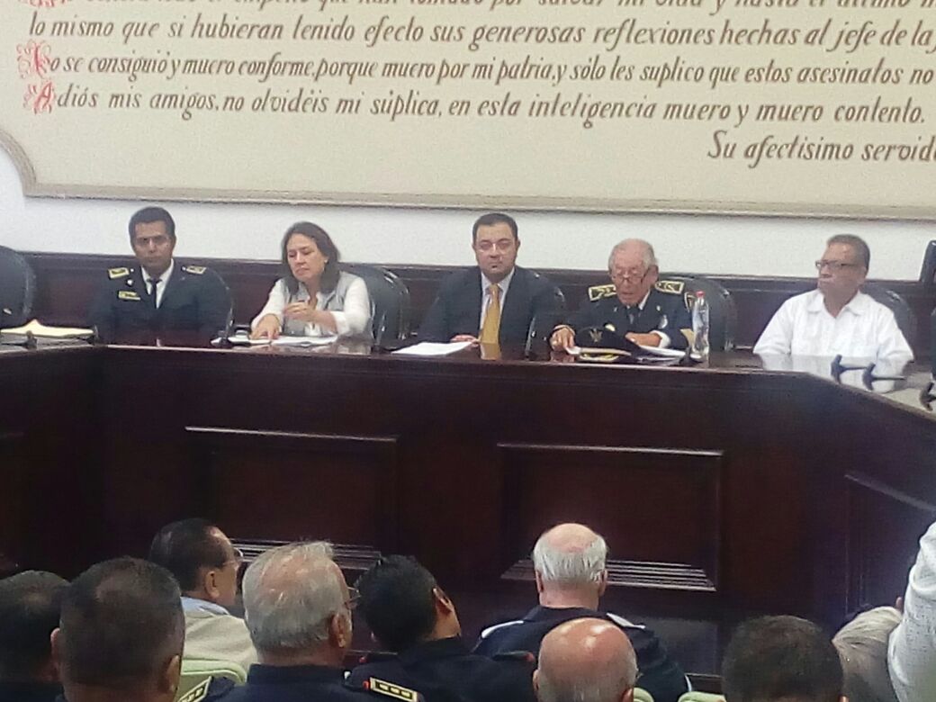 Ayuntamiento de Xalapa realiza homenaje a los bomberos en su día