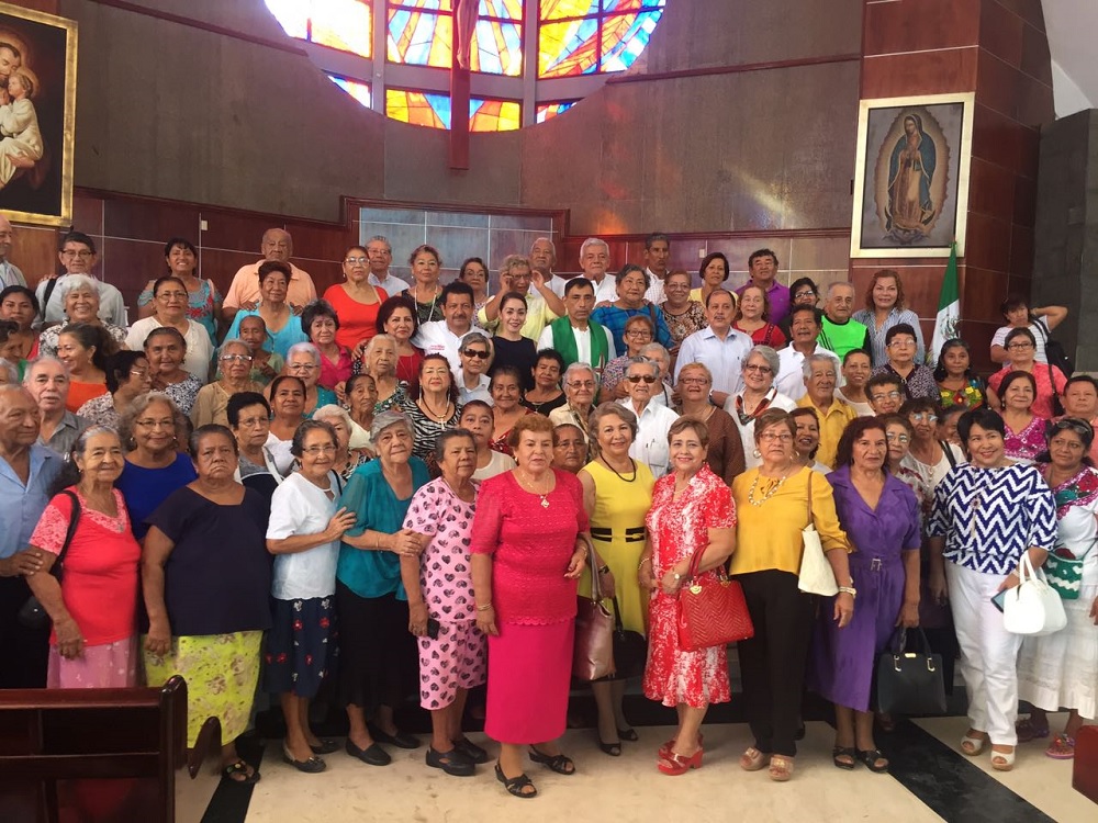 Realizan celebración religiosa en semana del adulto mayor en Coatzacoalcos