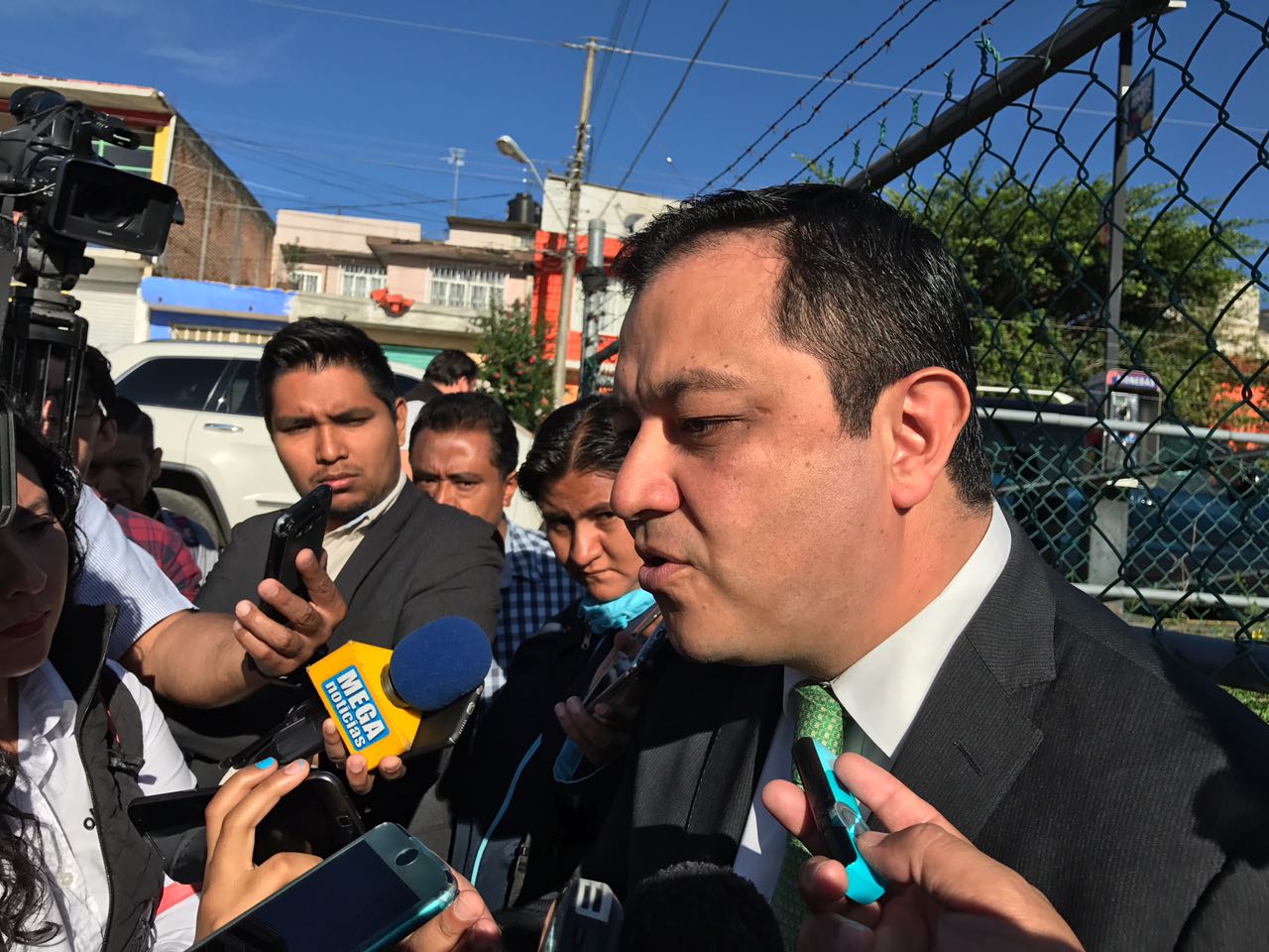 Se gestiona integrar escuelas de Xalapa a programas de mejoramiento del INIFED