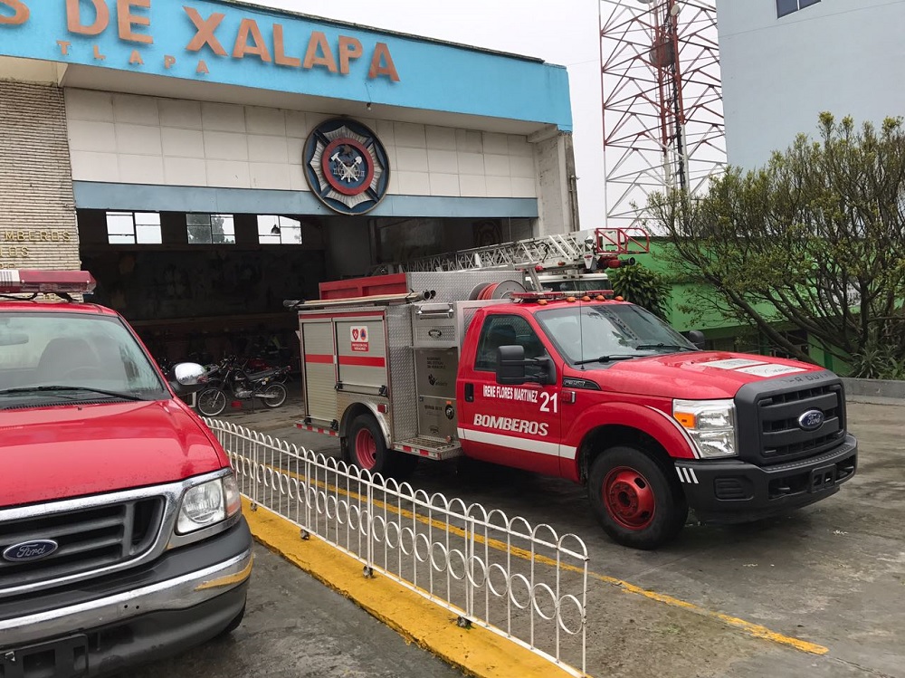 Bomberos de Xalapa imparten a niños medidas de prevención