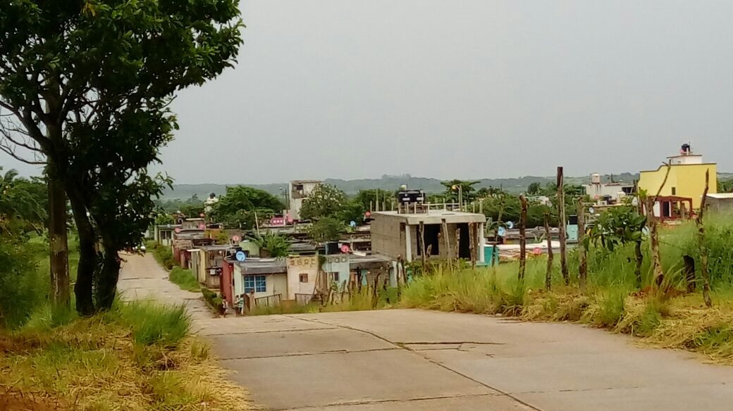 Sufren vecinos de Cosoleacaque por falta de alumbrado