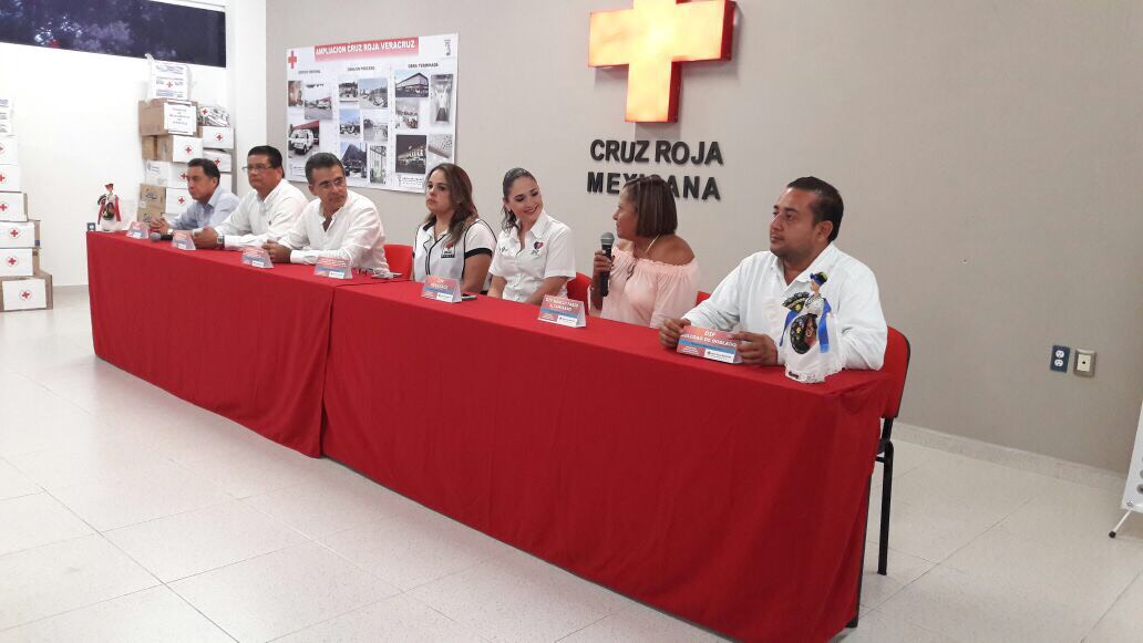 Dona Cruz Roja Veracruz medicamentos y productos para cinco DIF municipales