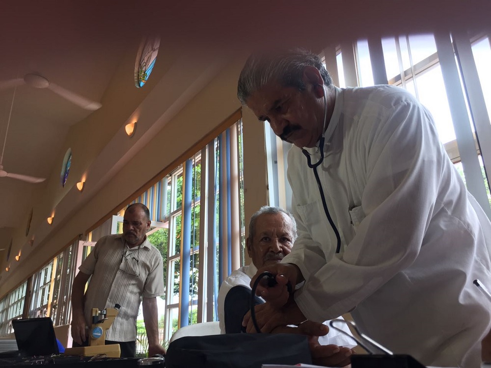 Recomiendan alimentarse y abrigarse adecuadamente a personas con enfermedades crónicas para evitar recaídas