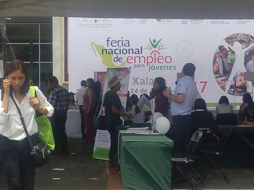 En Xalapa, SNE realiza feria del empleo para jóvenes