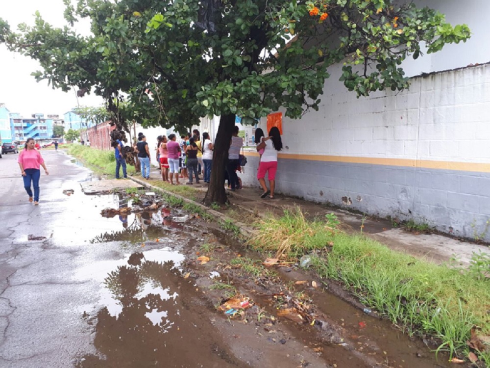 Continúan fugas de agua potable en el Infonavit Chivería de Veracruz