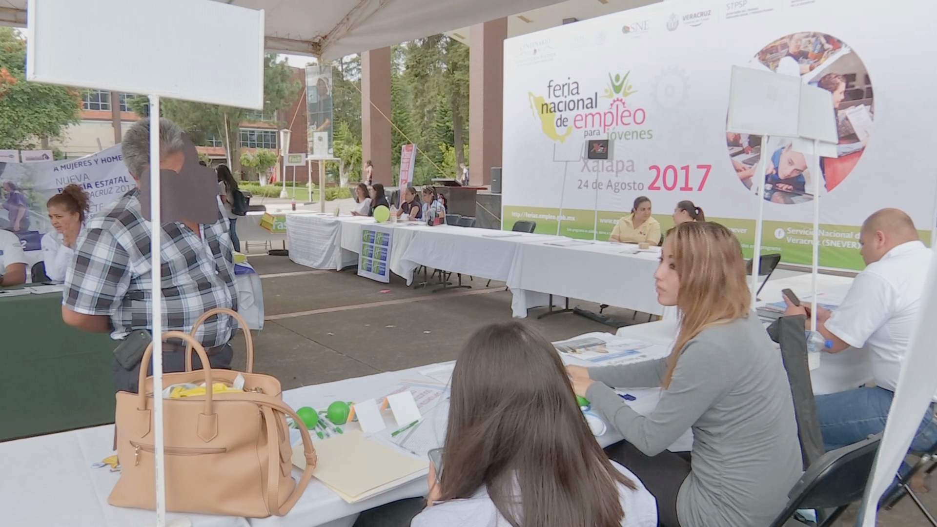 Recibe SNE 600 solicitudes en su Tercera Feria, en Xalapa