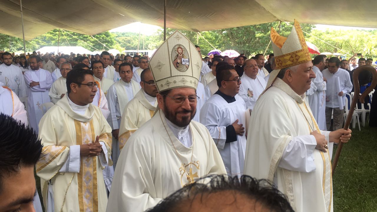 Arzobispo de Veracruz pidió a sociedad no dejar todo a las autoridades