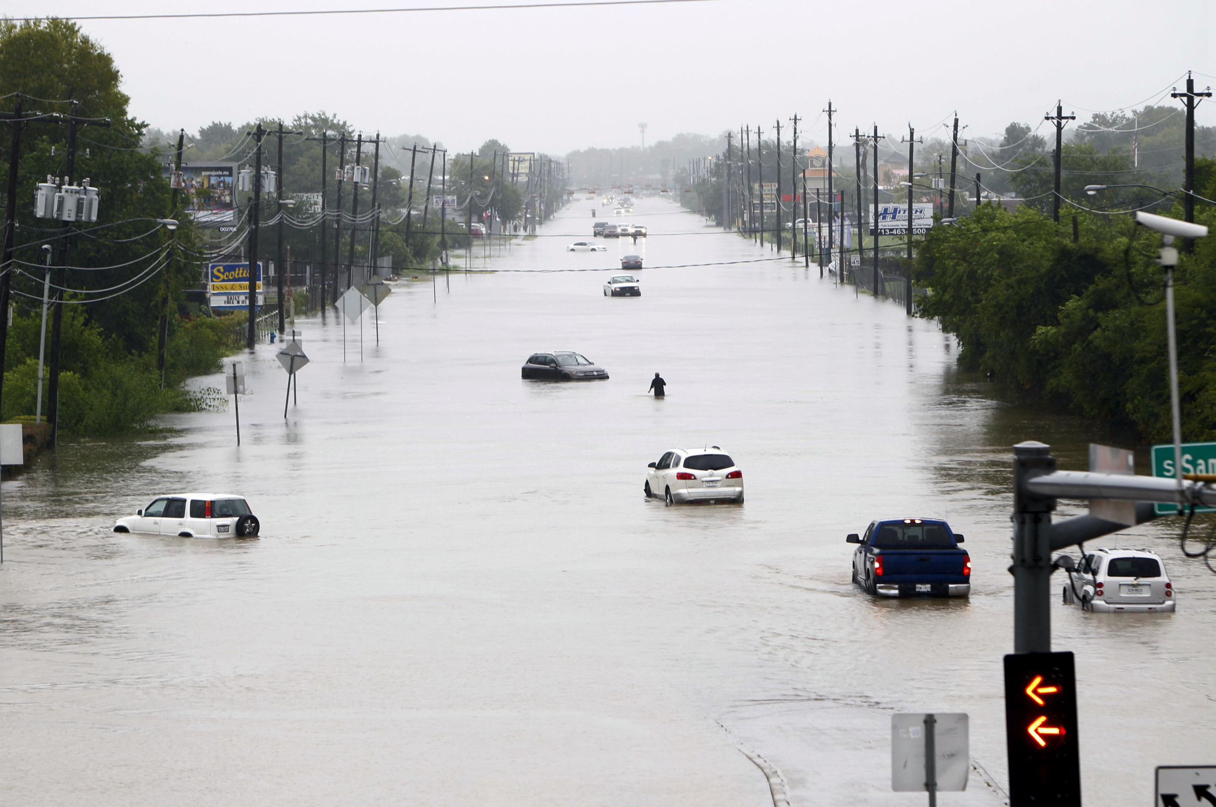 Harvey continúa azotando a Texas por quinto día consecutivo