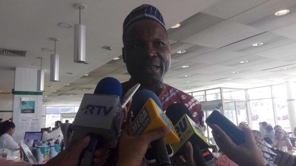 Príncipe de Camerún reprueba los hechos de racismo que se han presentado en EUA