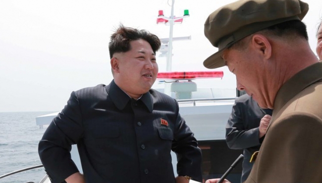 Líder norcoreano revisa preparativos para eventual ataque a Guam