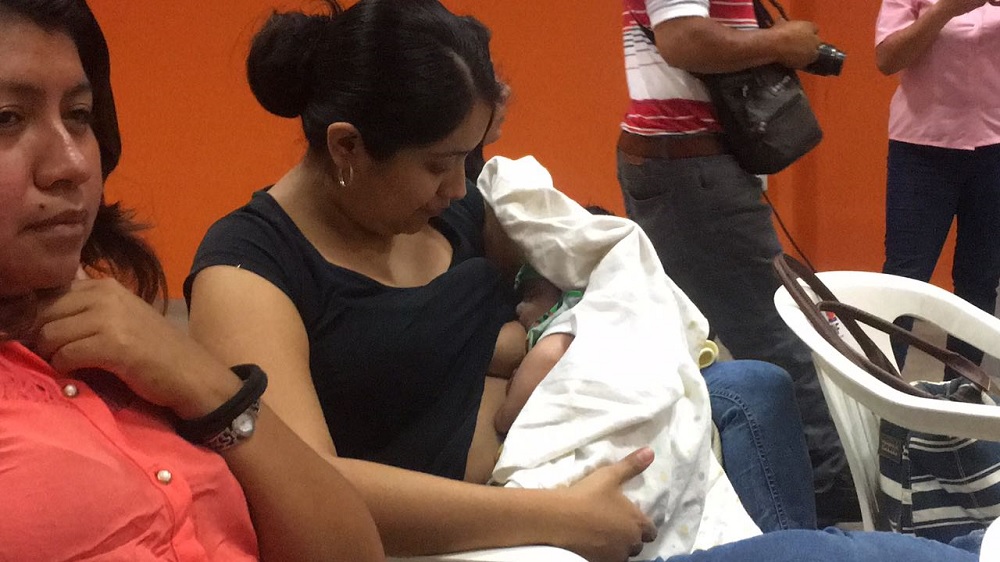 Organizan «Tetada Masiva» en Coatzacoalcos