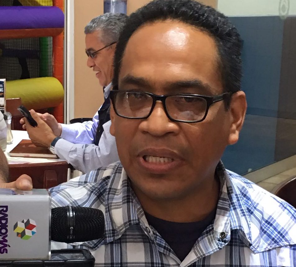 Lenin Torres Antonio aspira a ser rector de la UPAV